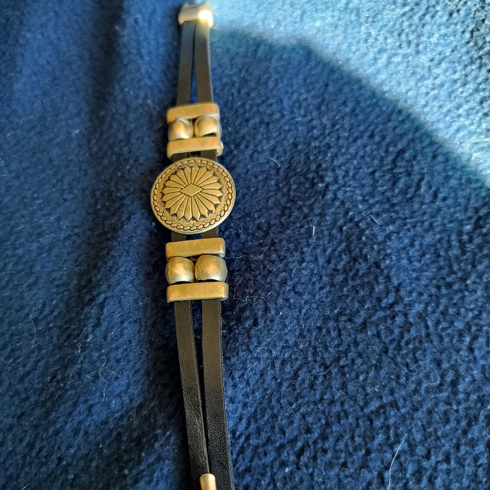 Leather and pewter bracelet